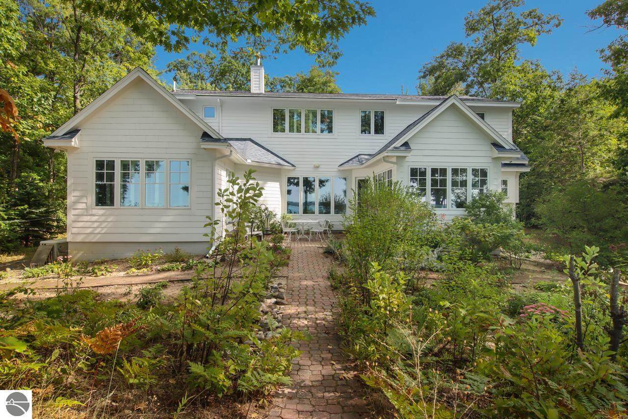 10512 Lakeshore Drive - Photo 1