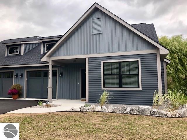 10823 Grandview Road - Photo 1