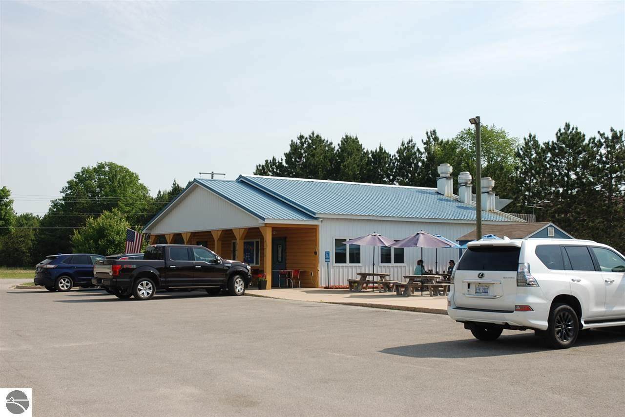 11303 Us-31 - Photo 1