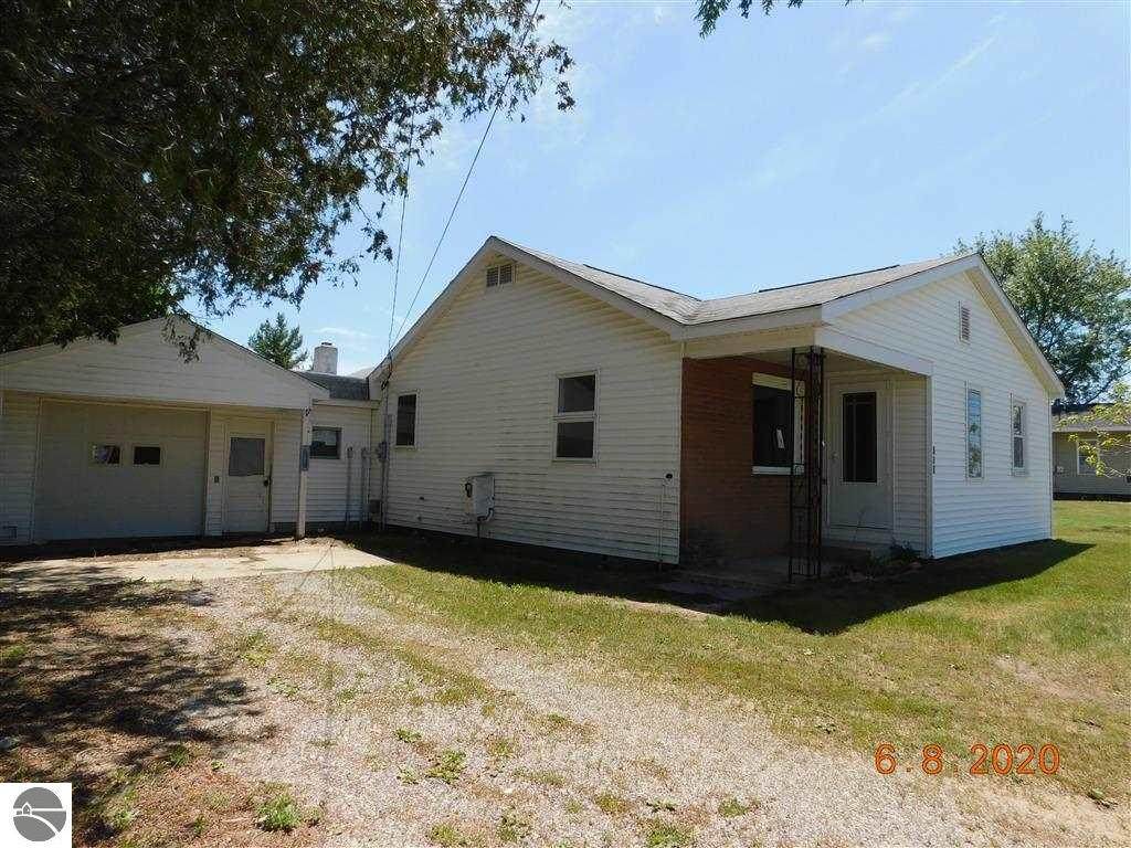 701 Maple - Photo 1