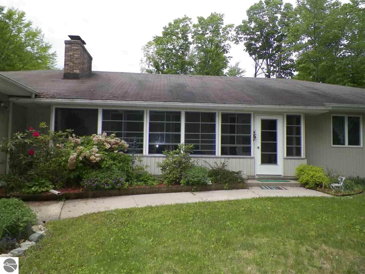 22663 Mackinaw Trail - Photo 1