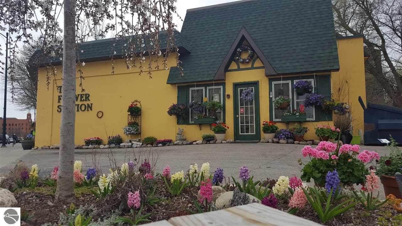 341 Front Street - Photo 1
