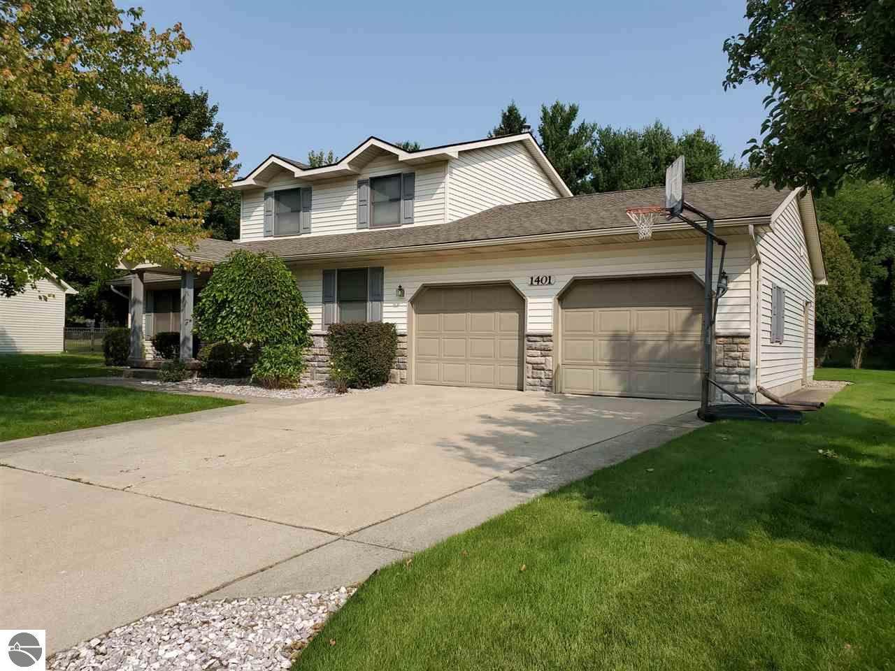 1401 Crestwood Drive - Photo 1