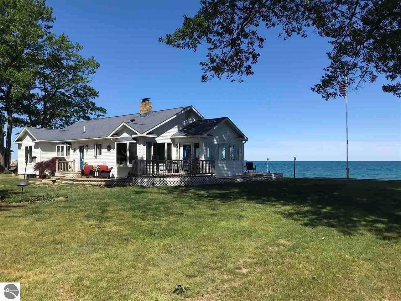1527 Douglas Drive - Photo 1