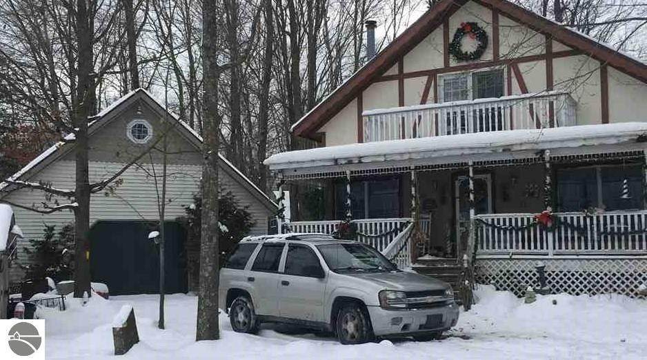 4681 Hemlock Avenue - Photo 1