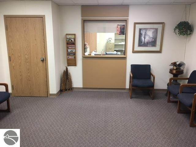 211 Crapo - Photo 1