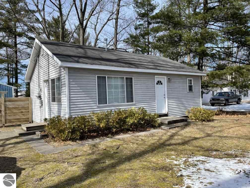1790 Linden Avenue - Photo 1