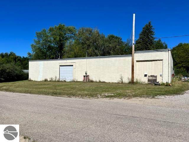6613 Frankfort Highway - Photo 1