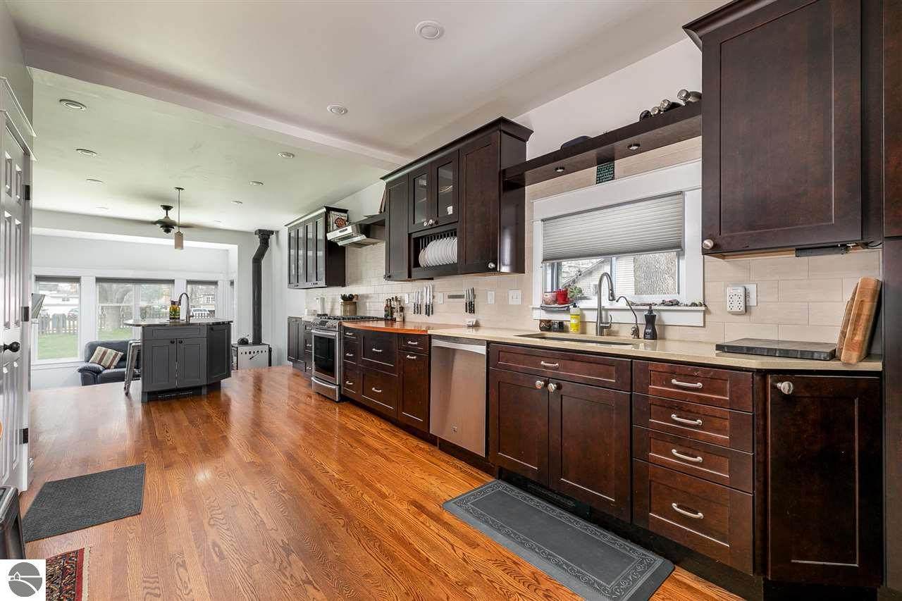 139 Twelfth Street - Photo 1