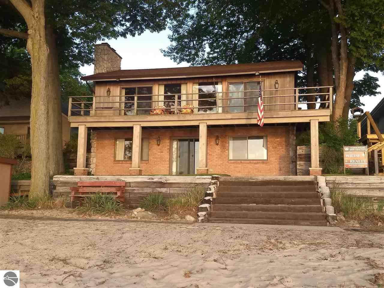 1640 Huron - Photo 1