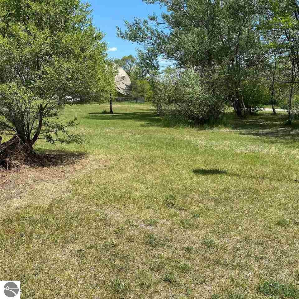 215 Elsie Street - Photo 1