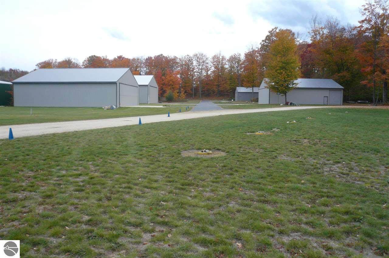 UNIT 9 Hangar Way - Photo 1