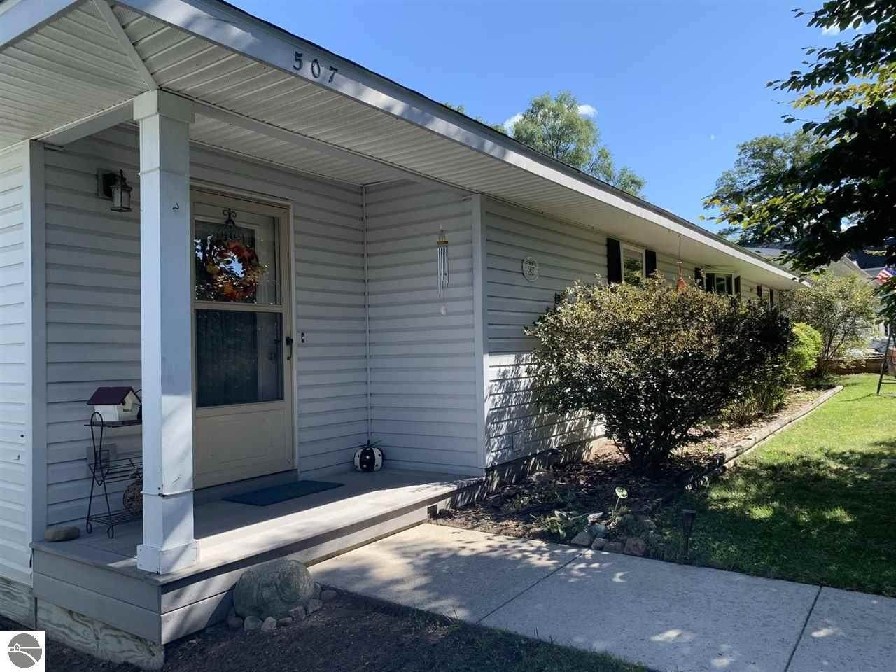 507 Cedar - Photo 1