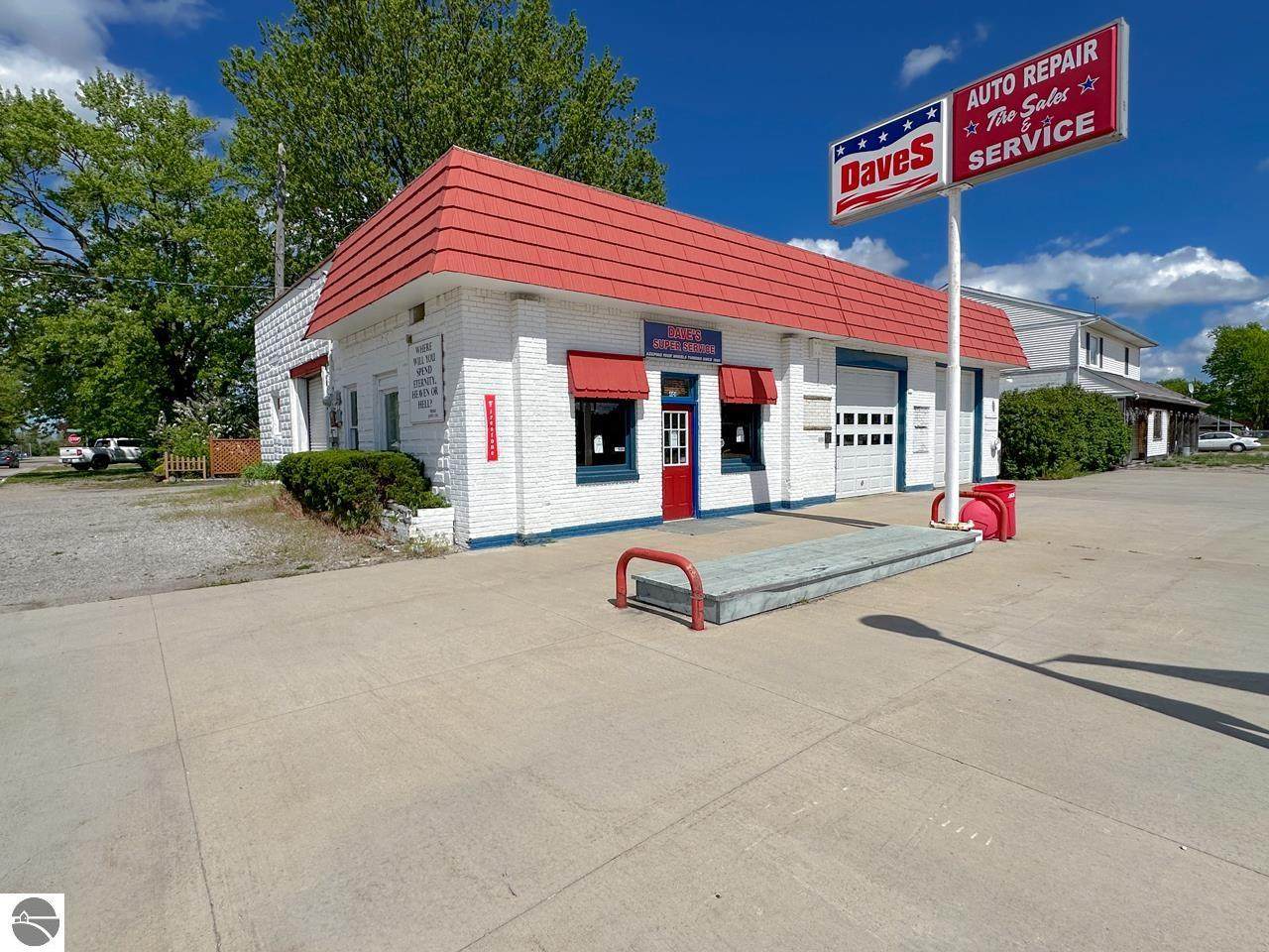 401 Railway Street - Photo 1