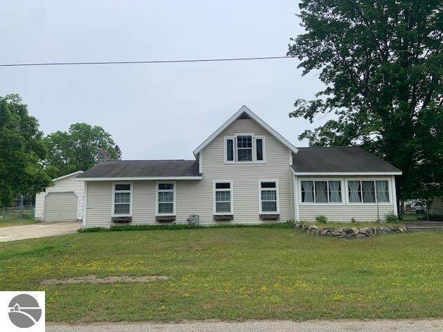 206 Maple - Photo 1