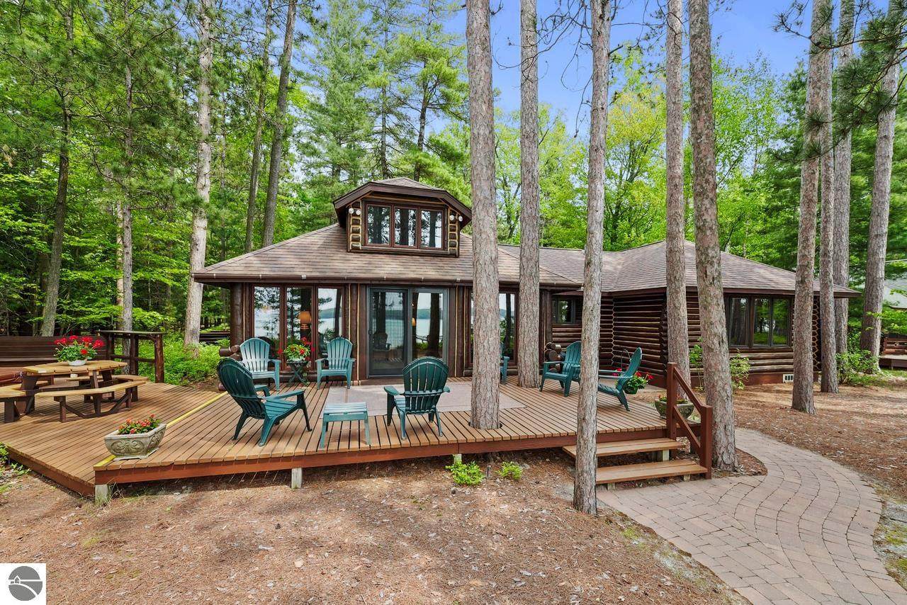 100 Flag Point Drive - Photo 1