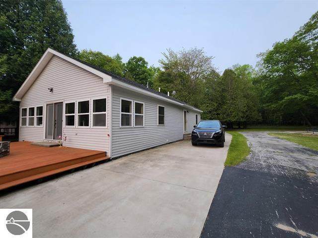 1647 Huron Road - Photo 1