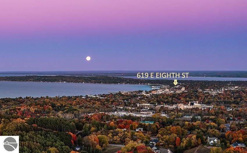 619 Eighth - Photo 1