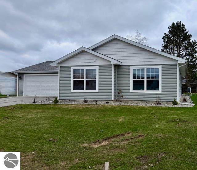 1948 Oriole Drive - Photo 1