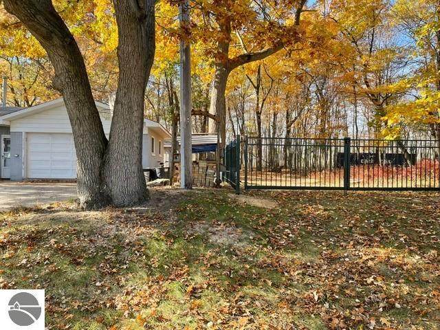 2166 Green Drive - Photo 1