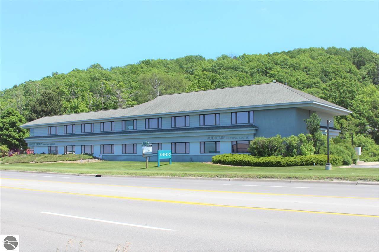 4620 Us-31 N - Photo 1