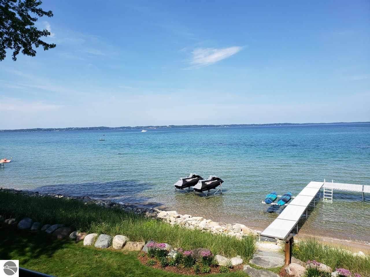 9024 Bayshore Drive - Photo 1