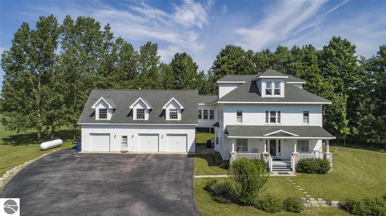 5721 Broomhead Road - Photo 1