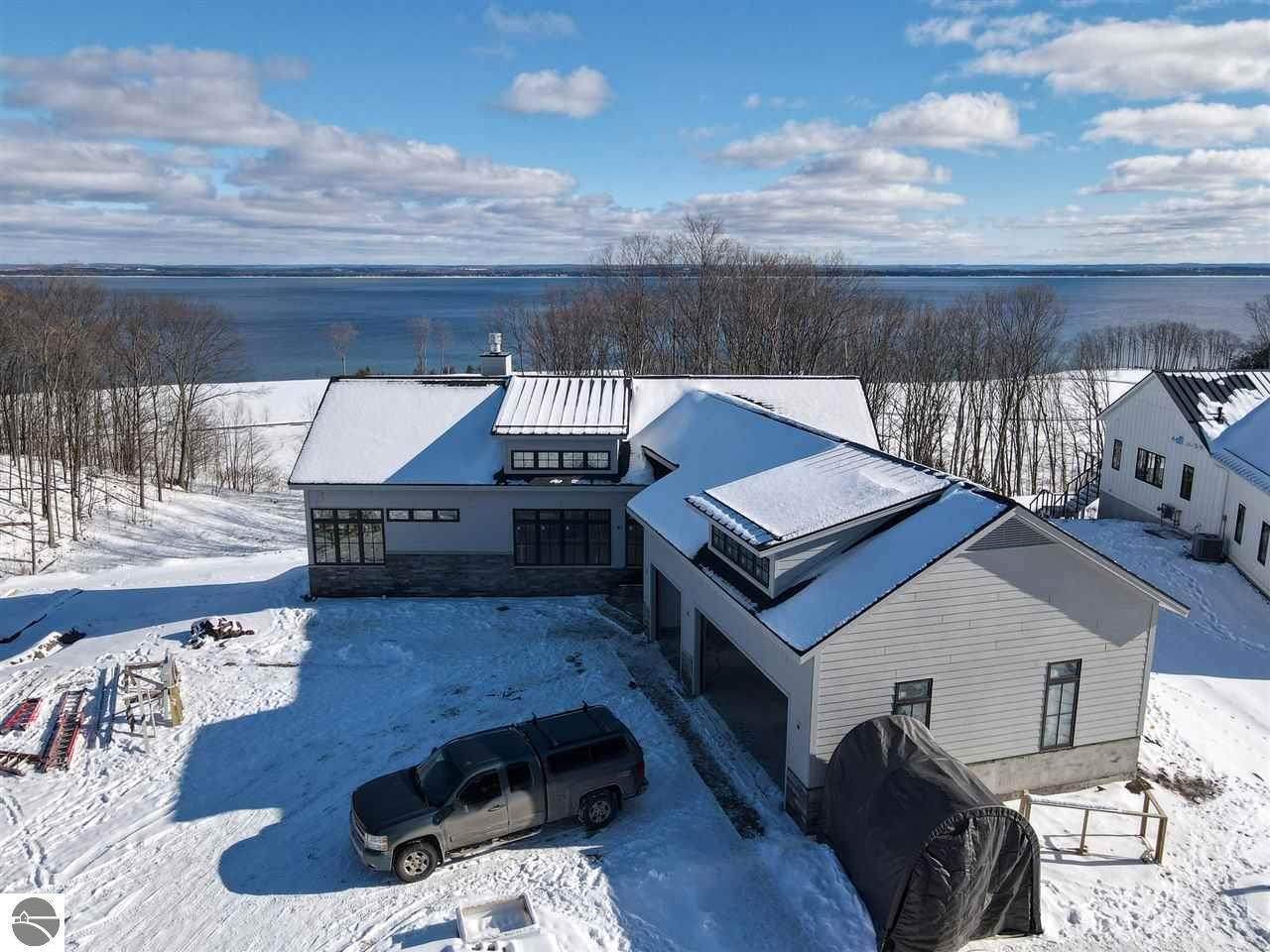 15931 Waters Edge Drive - Photo 1