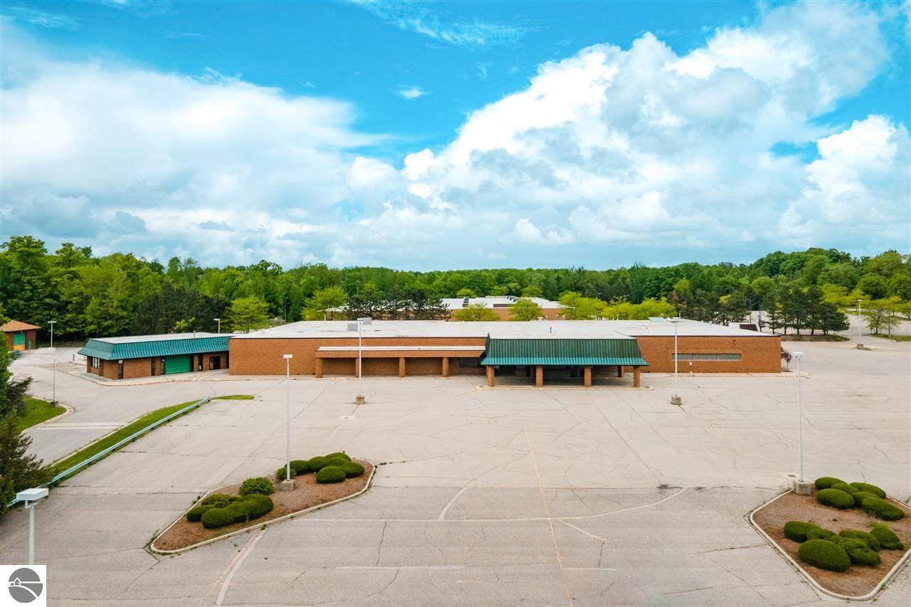 6261 Us-31 N - Photo 1