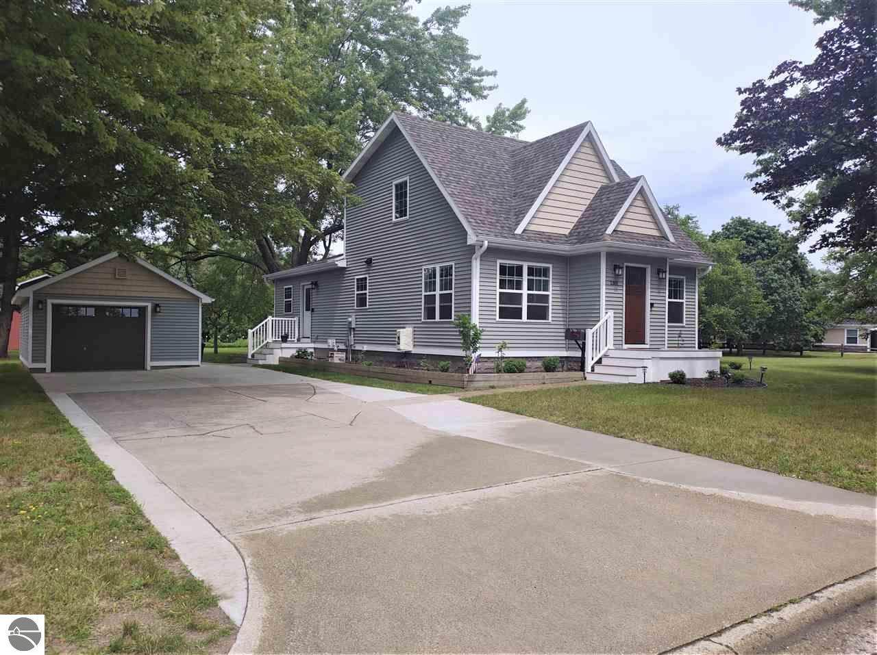 1301 Gaylord Street - Photo 1