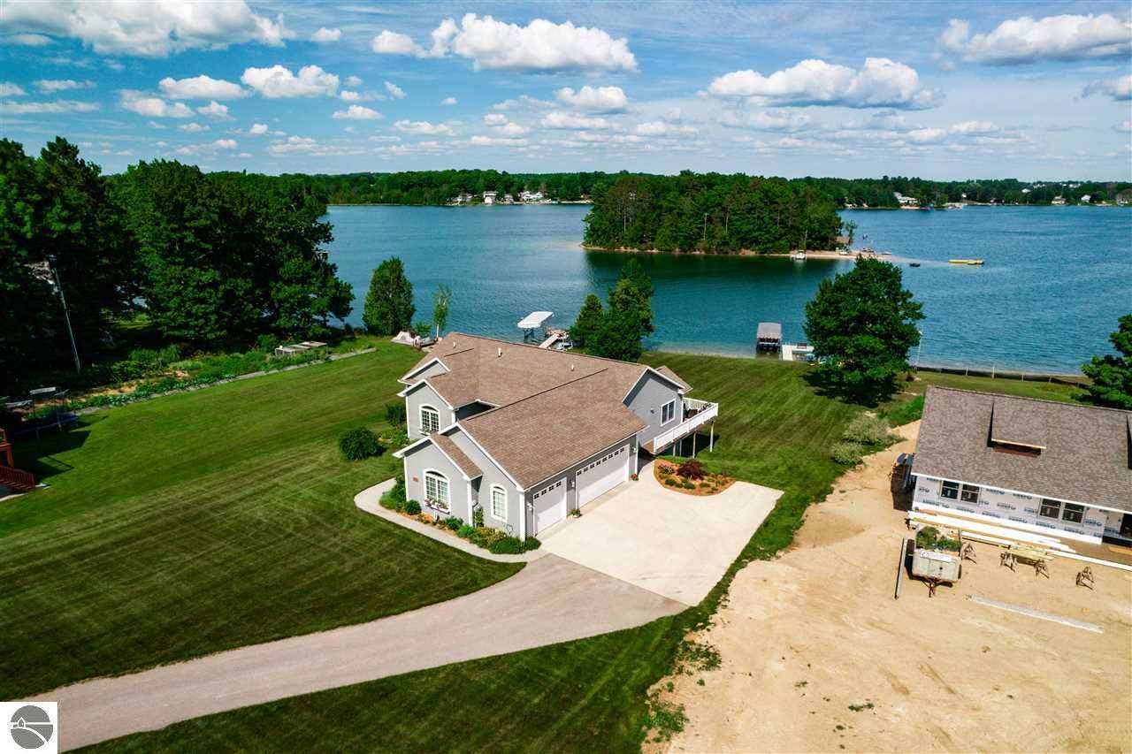 5575 Marquette Drive - Photo 1