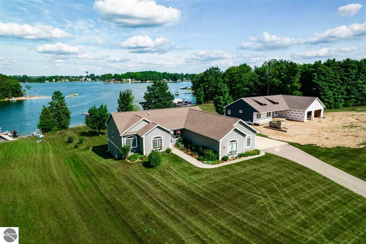 5575 Marquette Drive - Photo 1