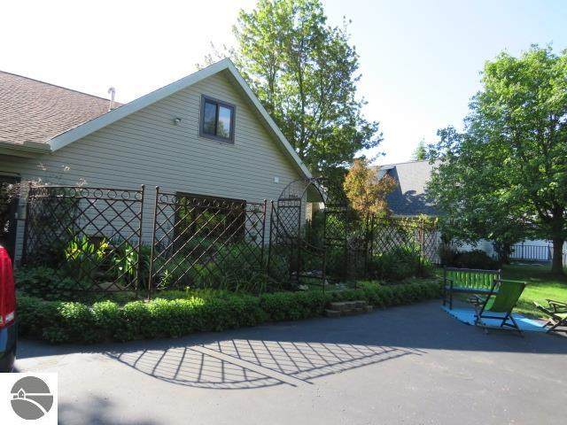 2397 Birch Avenue - Photo 1