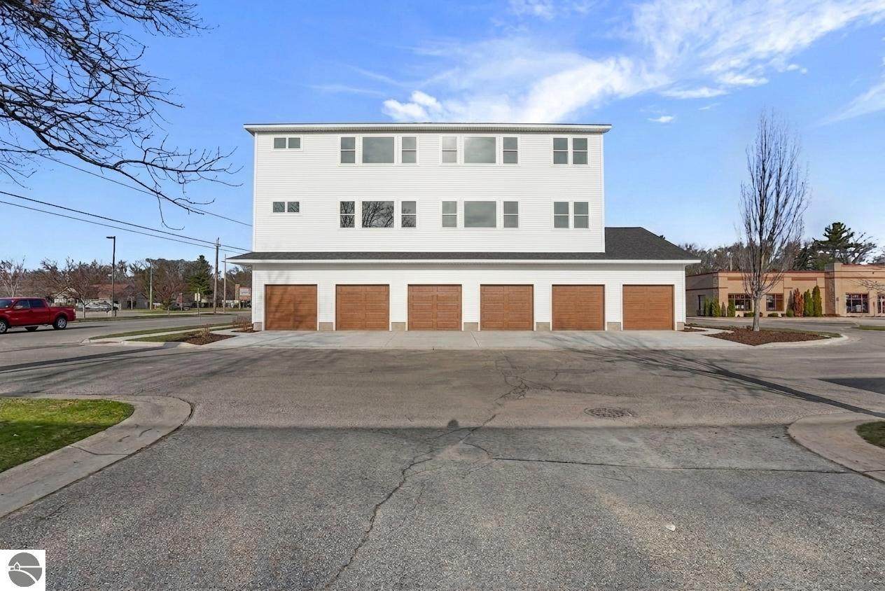 1109 Carver Street - Photo 1