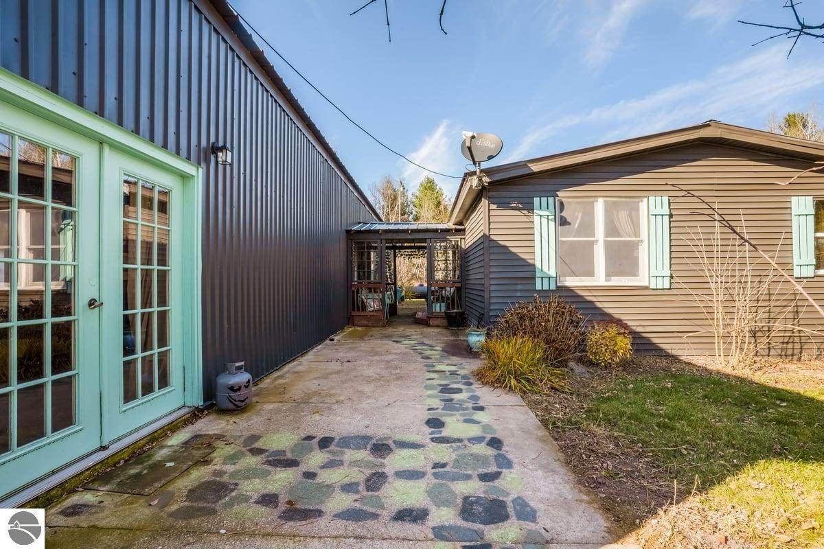 2799 Refinery Road - Photo 1