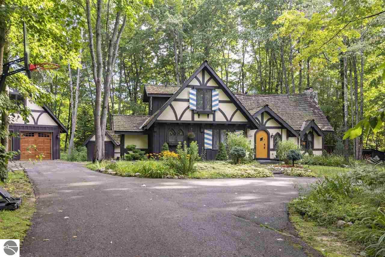2240 Schuss Mountain Drive - Photo 1