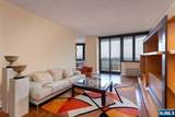 100 Carlyle - Photo 3