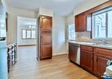 48 Center - Photo 12