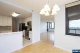100 Carlyle - Photo 6