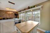 549 Windsor - Photo 15