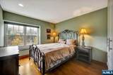 549 Windsor - Photo 17