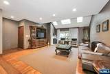 549 Windsor - Photo 5