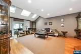 549 Windsor - Photo 6