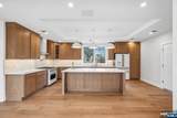 229 Sutton Place - Photo 4