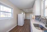 238 Van - Photo 17