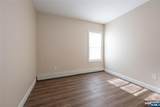 238 Van - Photo 18