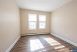 238 Van - Photo 23