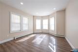 238 Van - Photo 29