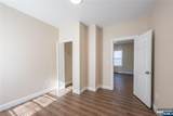 238 Van - Photo 31