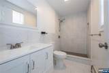 238 Van - Photo 33